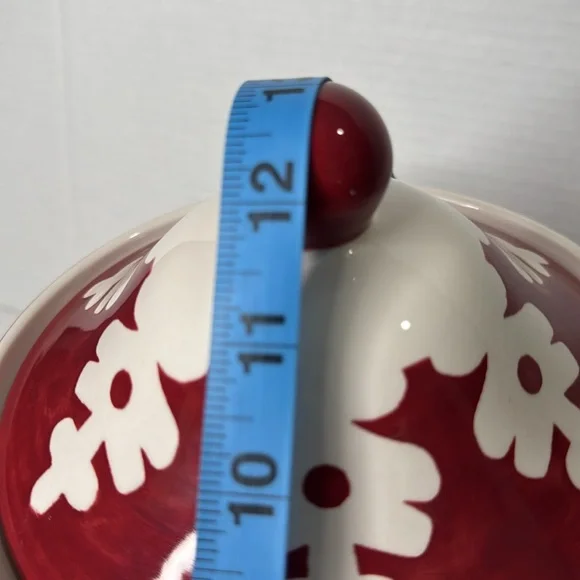 Cookie Jar Red with white Snowflake Ceramic microwave & dishwasher safe 7”x12.5” - Picture 8 of 9